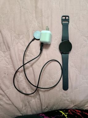 Samsung Galaxy Black Smartwatch with Charger